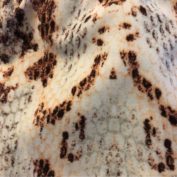 Varley Snakeskin Print Leggings - Picture 6 of 6